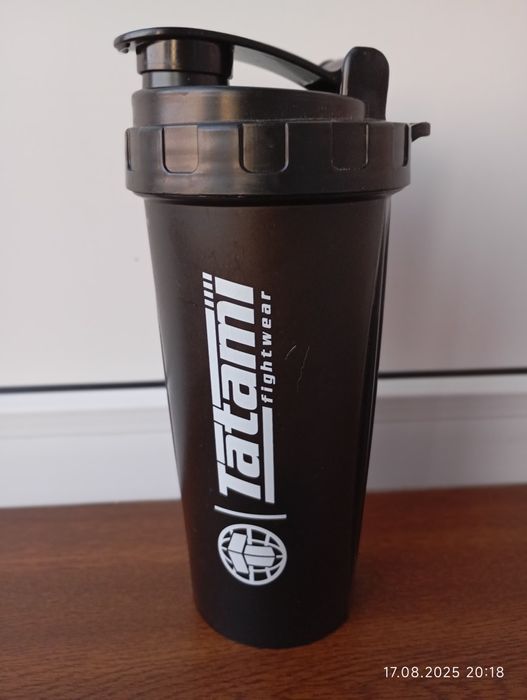 Оригінальний шейкер Tatami protein shaker