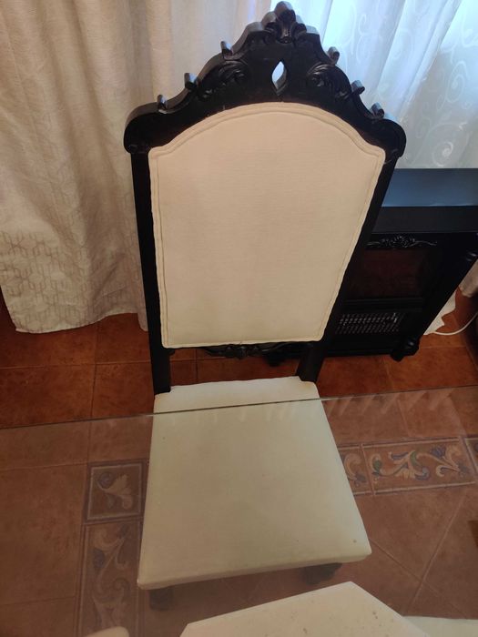 Mesa de sala em mármore e vidro + conjunto de cadeiras em madeira