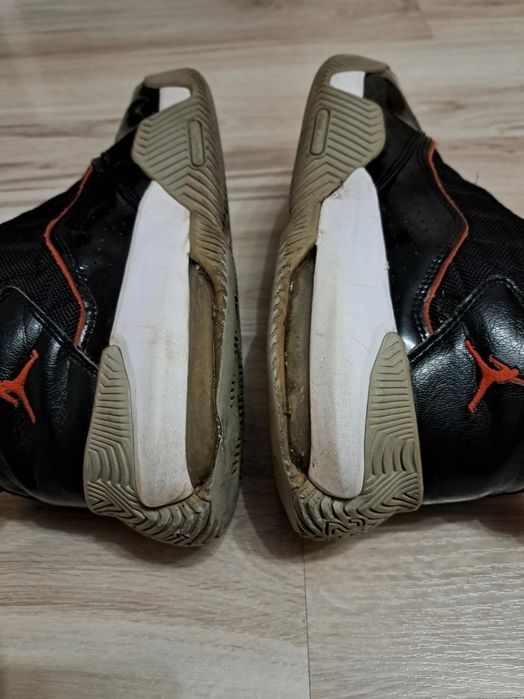 Buty Jordan czarno-czerwone