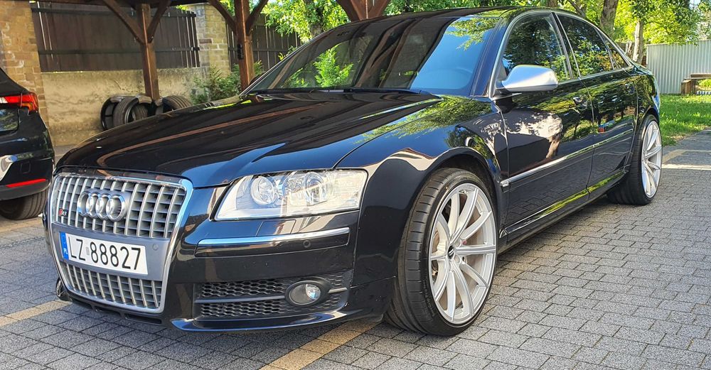 Audi S8 d3 450km