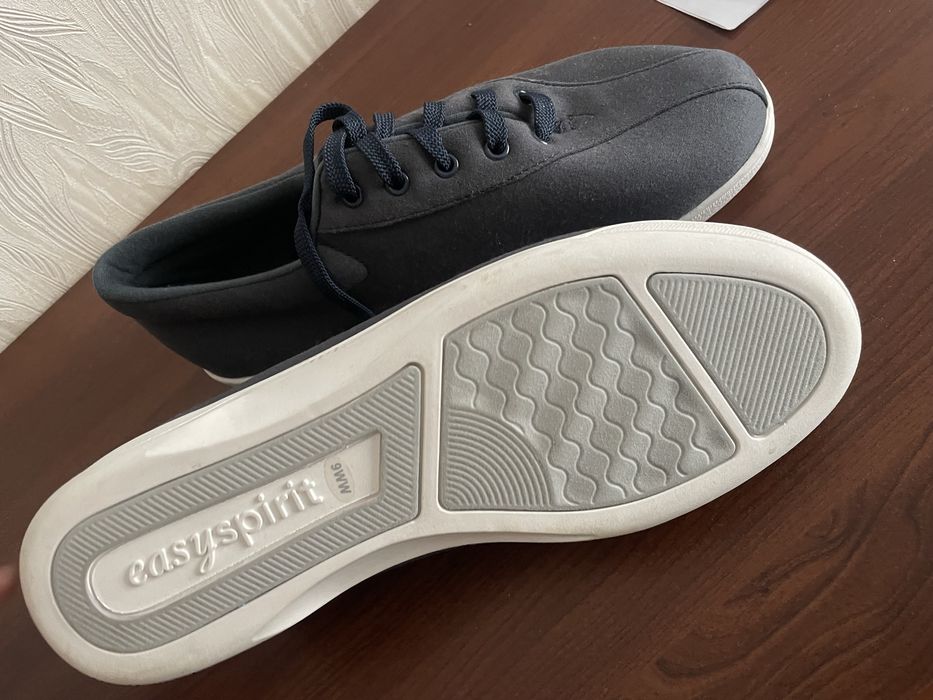 Easy Spirit Womens Blue Sneakers Жіночі кеди темно сині! Нові!