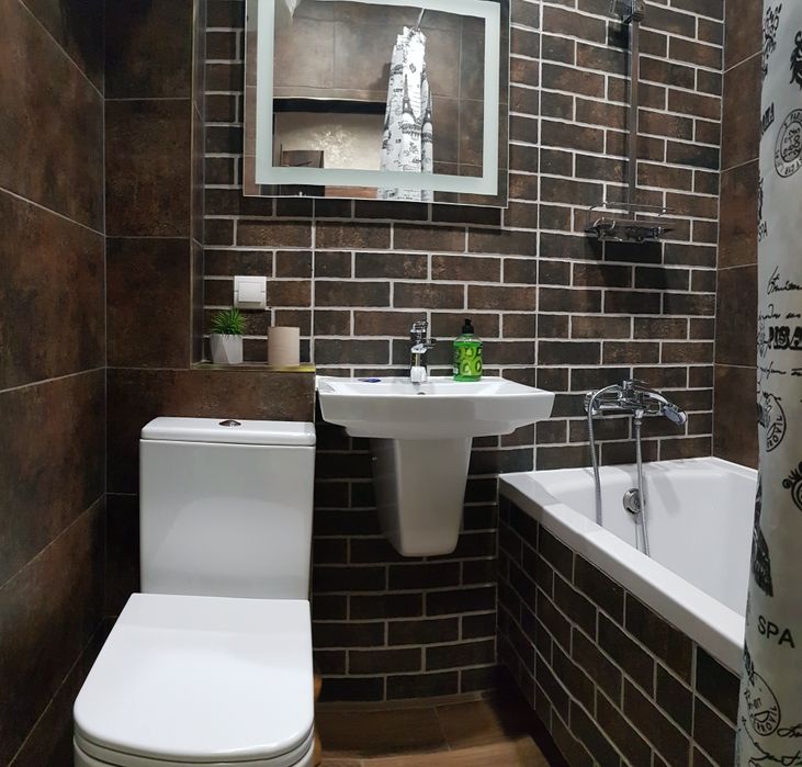 Сдаем 1к.кв.посуточно и почасово.Холодная Гора.Кондиционер. Балкон