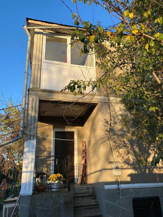 Продается  добротный дом с красного кирпича