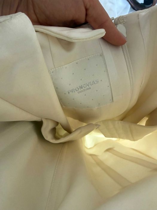 Сукня весільна Pronovias design Мануель Мото Manuel Moto А-силует