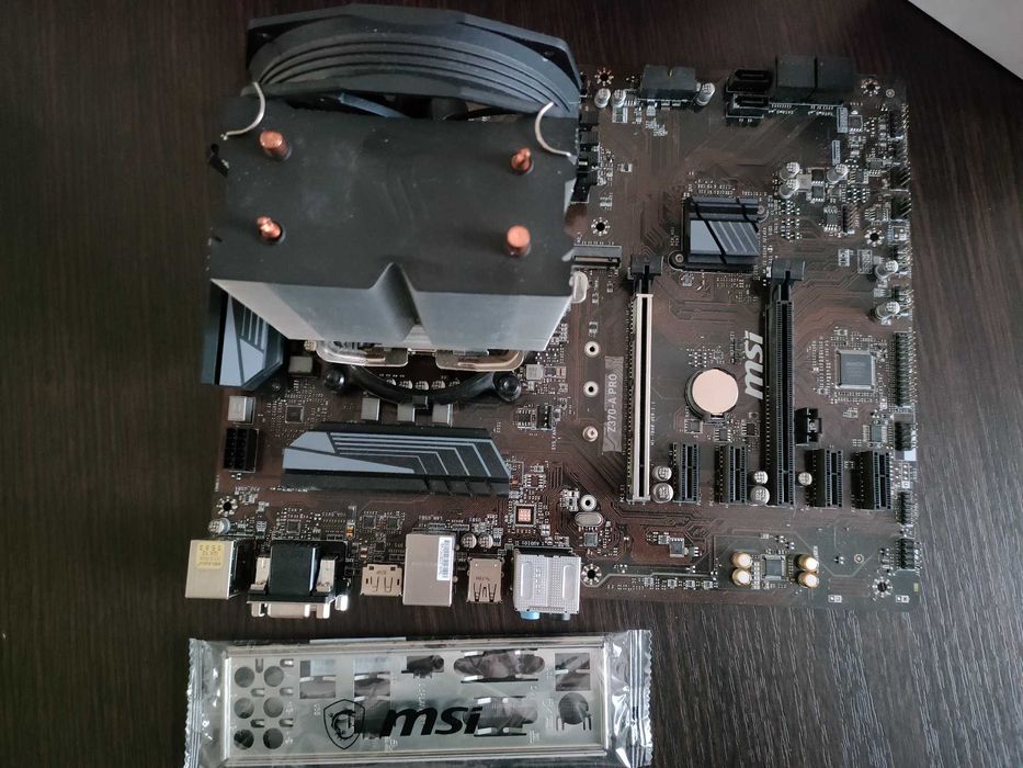MSI Z370a-pro + Intel I3 8350K + SilentiumPC Spartan 3 LT HE1012