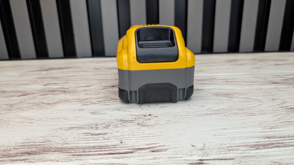 Акумулятор, батарея DeWALT DCB2108 8Ah POWERPACK