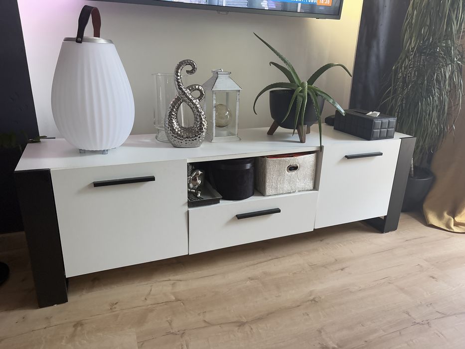 Szafka pod telewizor