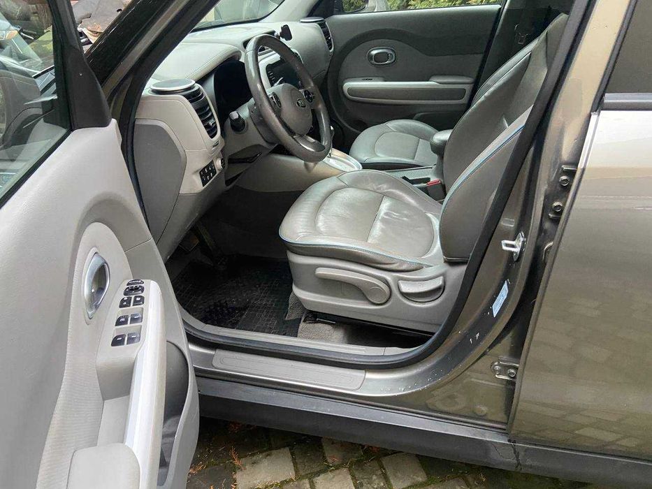 Автомобіль Kia Soul EV 2015