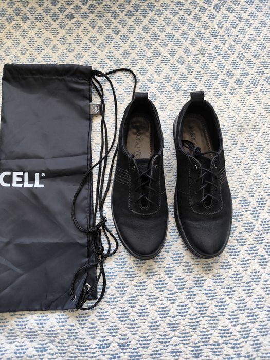 Lasocki czarne buty półbuty r. 38 + worek z napisem Duracell gratis