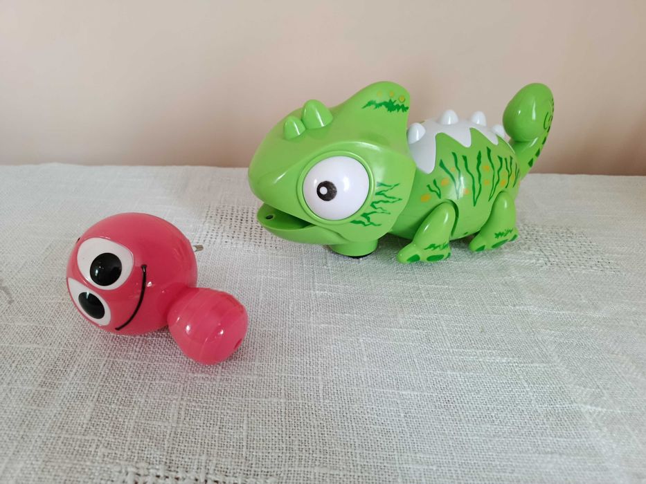 Дитячий нічник та хамелеон