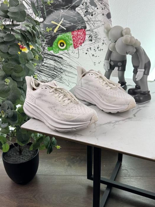 Кросівки Hoka Clifton 9 40 розмір Е12561