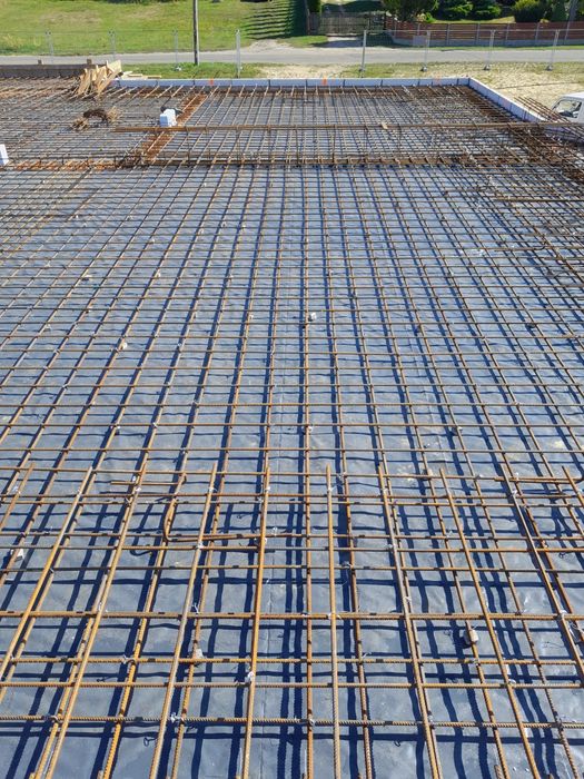 Budowa budynków od podstaw  plyty fundamentowe stropy