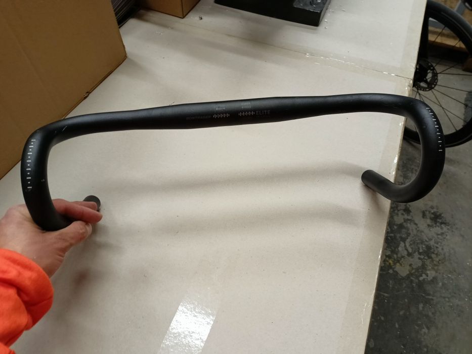 Kierownica szosowa Bontrager Elite 420 mm