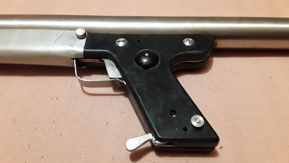 *Ружье для подводной охоты.