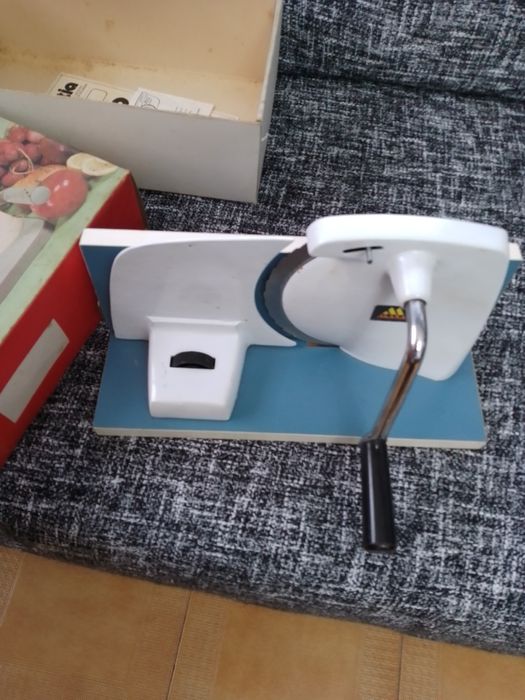 Fiambreira antiga que nunca foi utilizada