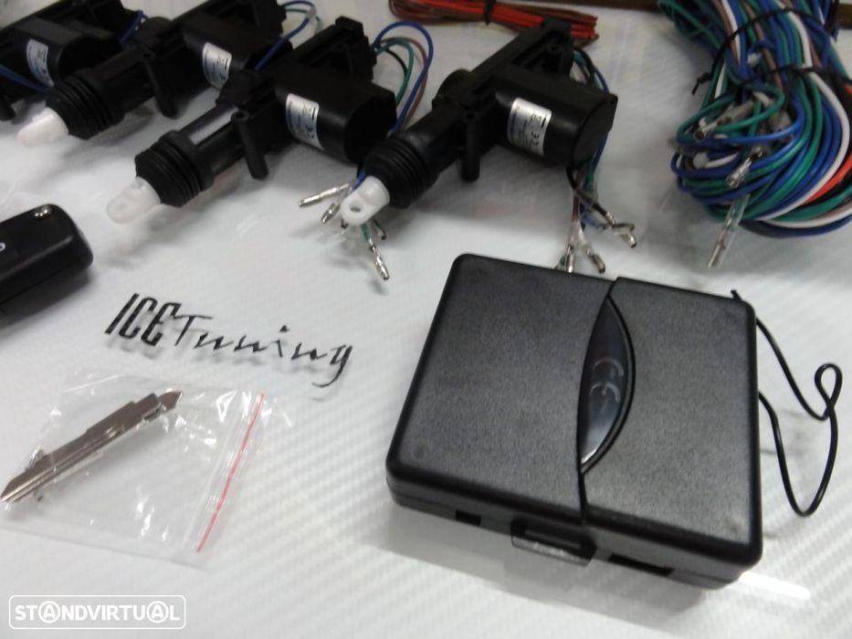 Kit fecho central universal + 4 pistolas + 2 comandos com chave retrátil tipo Audi / VW