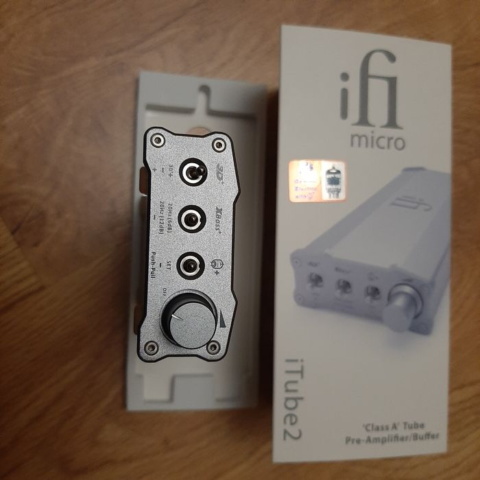IFI Audio pre amplificador valvulado