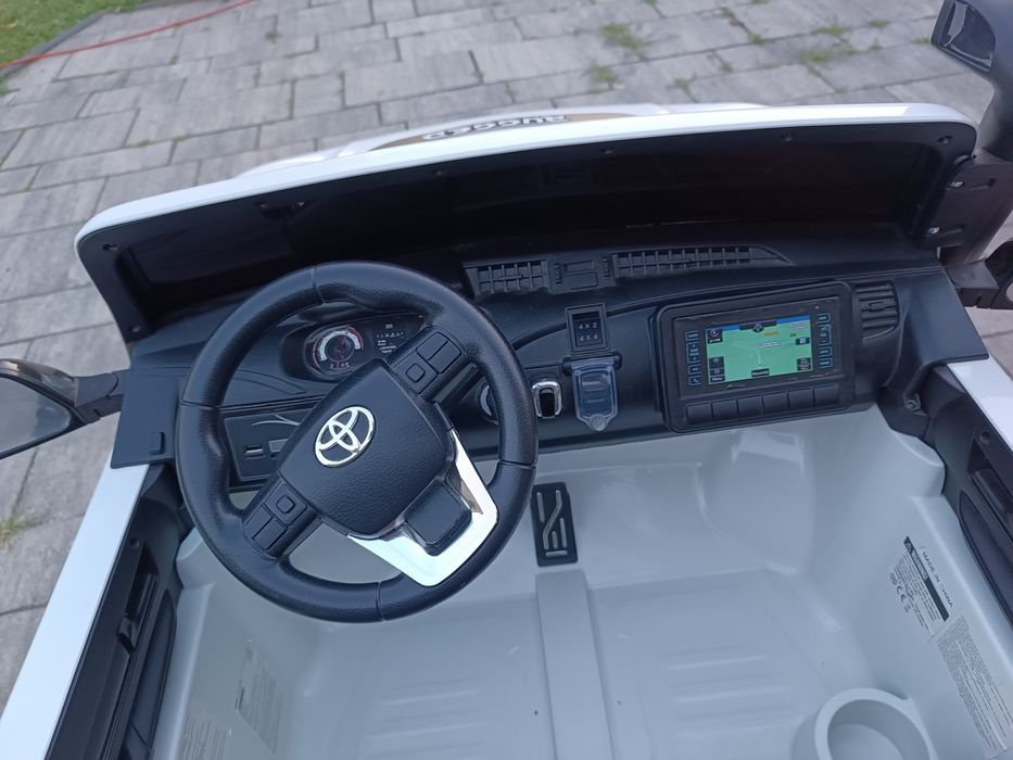 Toyota Hilux na Akumulator | Napęd 4x4 | Stan Bardzo Dobry!