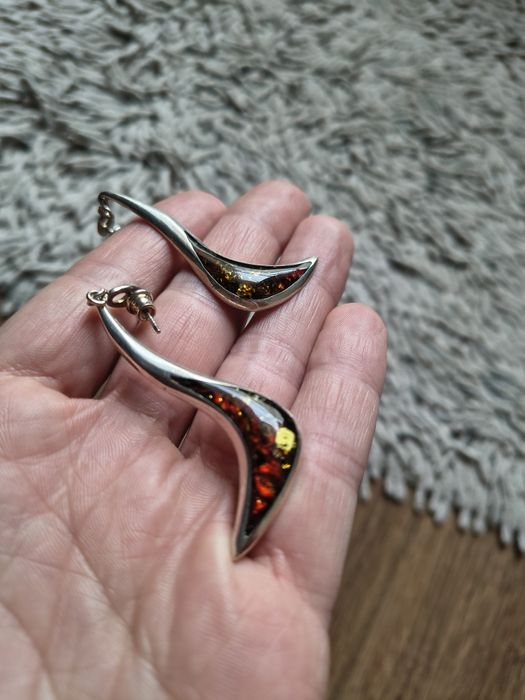 Nowy komplet biżuterii – kolczyki + zawieszka + łańcuszek