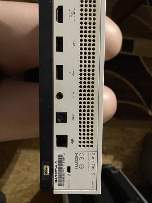 Konsola  Microsoft Xbox One S (model 1681)