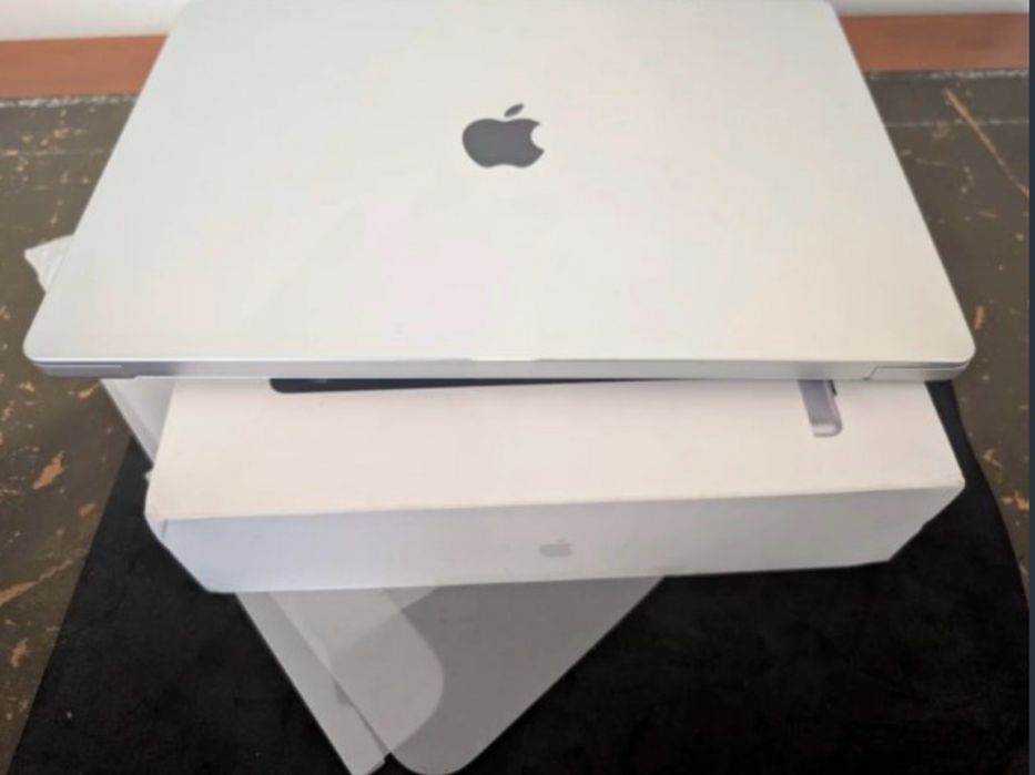 Macbook pro M3 Pro 16”
