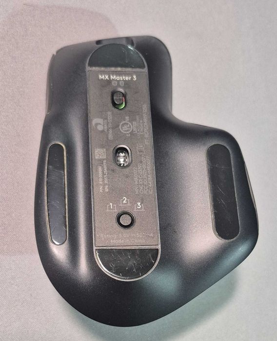 Rato Logitech MX Master 3 + case