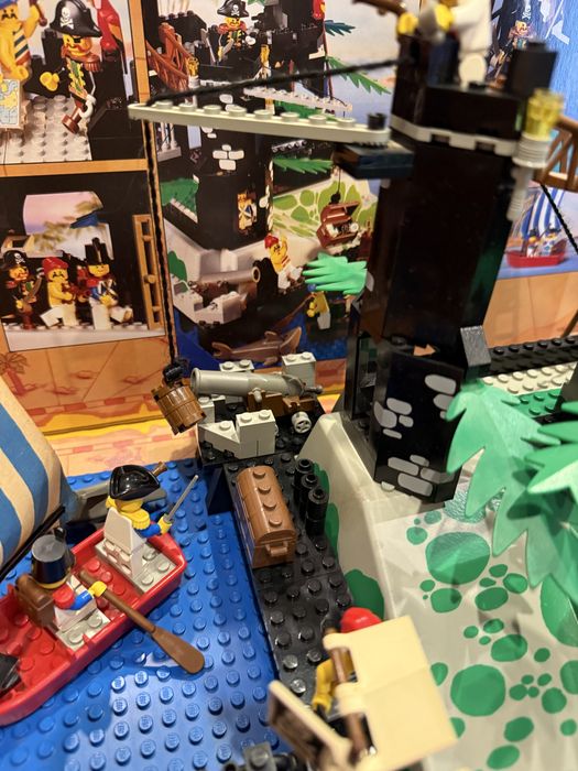 Rock Island Refuge #6273 LEGO Pirates