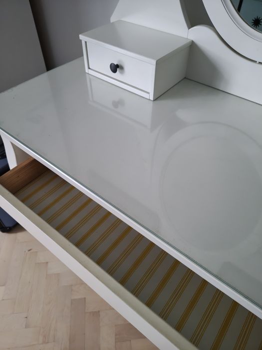 Toaletka klasyczna Ikea