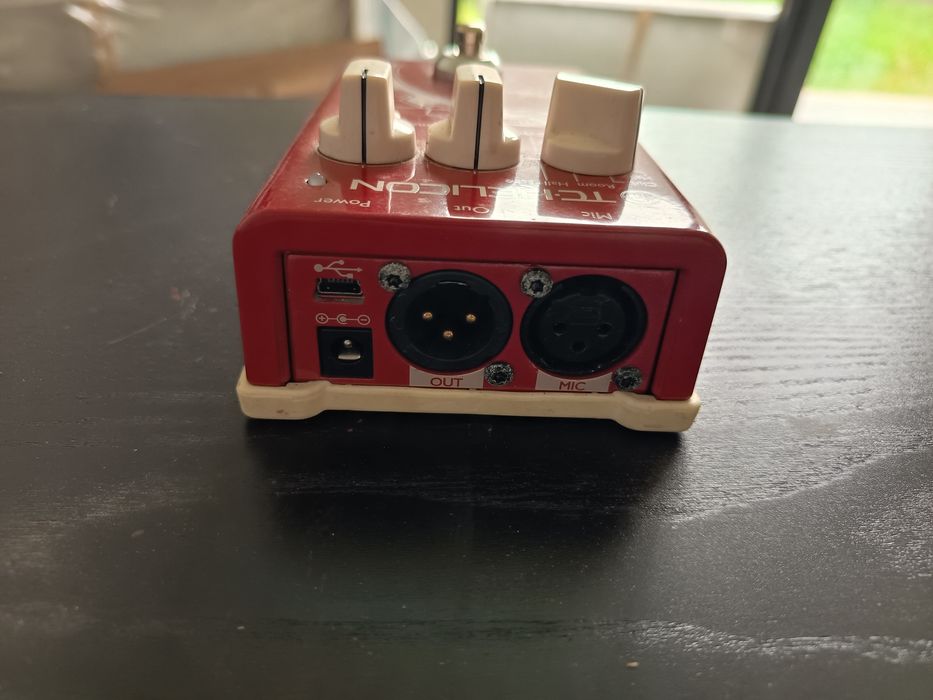 Pedal efeitos de voz  TC-HELICON