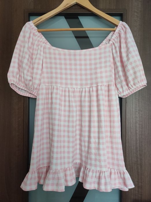 Pudrowa letnia bluzka damska z baskinką New Look M L