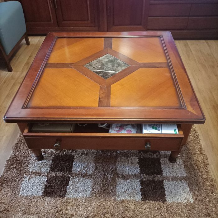 Coffee table with drawer64286110129794122