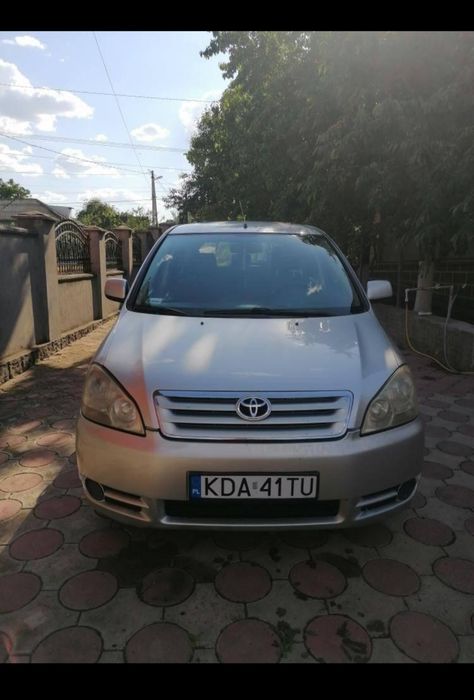 Toyota avensis verso