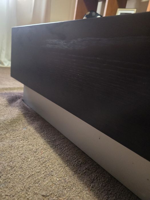 Mesa de centro castanha e cinza