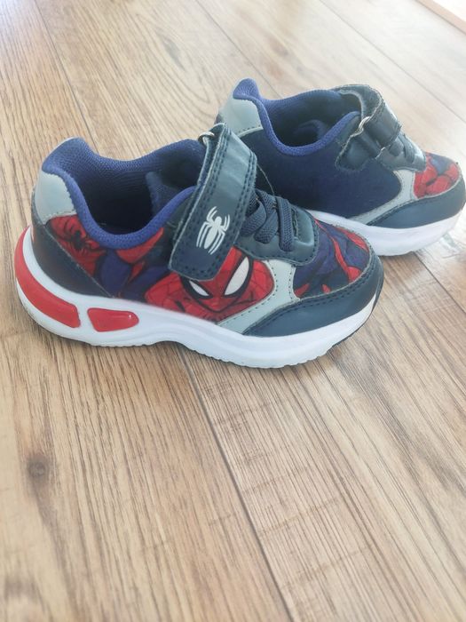 Buty chłopięce r. 22