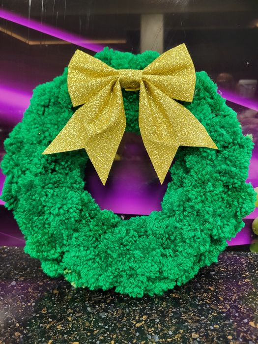 Пухнасті віночки на двері