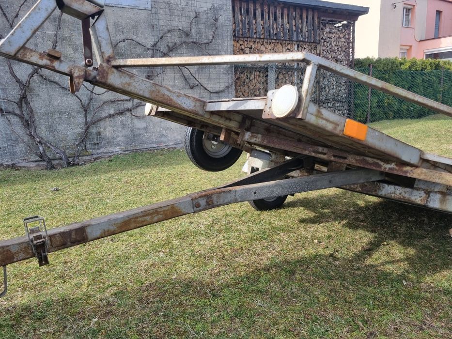 Pozostałości przyczepki platformy