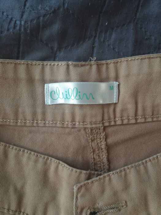 Materialowe szorty Cropp M