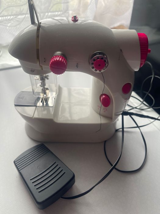 mała maszyna do szycia