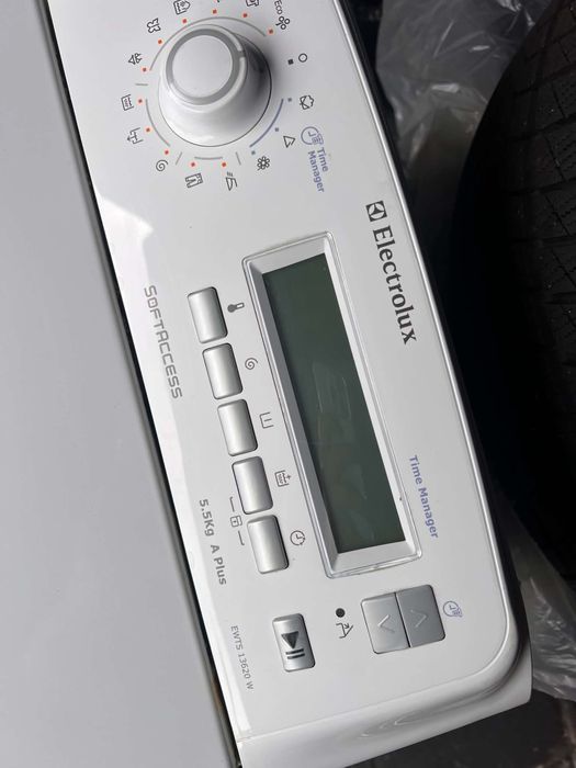 Pralka  ladowana od gory Electrolux