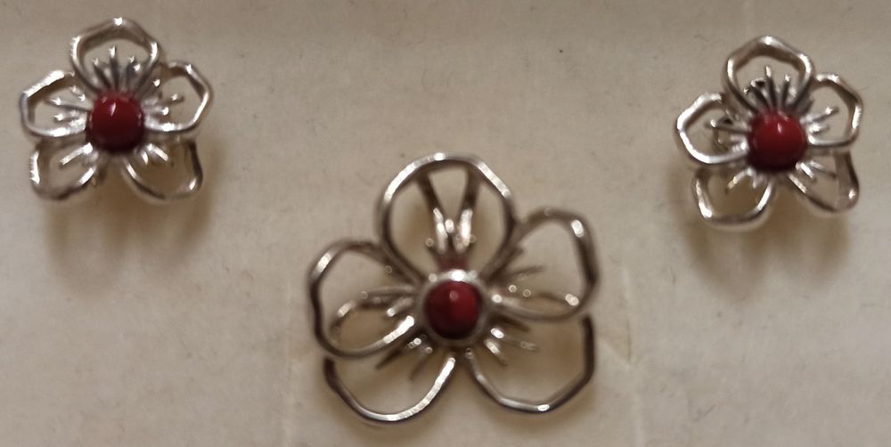 Srebrne komplet biżuterii z koralem - kwiat
