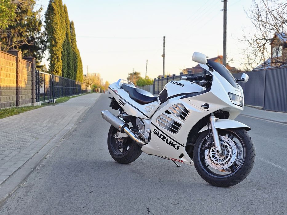 Продам Suzuki RF900R