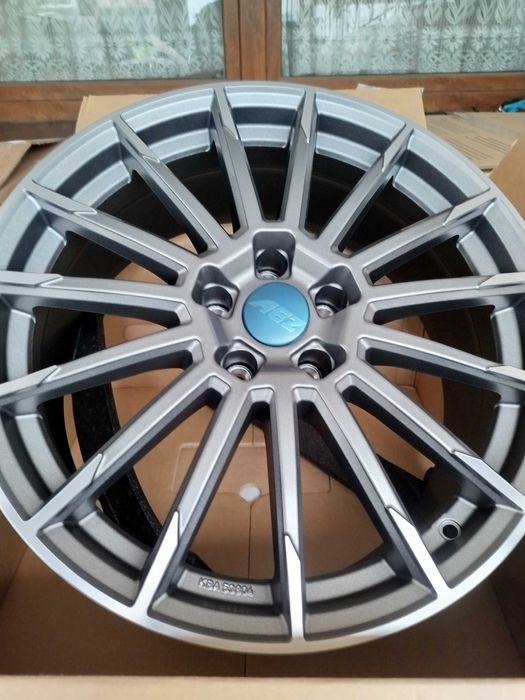 A868#Alufelgi Nowe 19" 5x112 Et36 8J Skoda Octavia Superb Kodiaq Karoq
