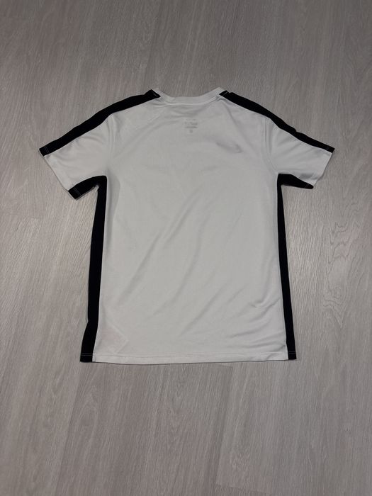 Koszulka sportowa marki nike