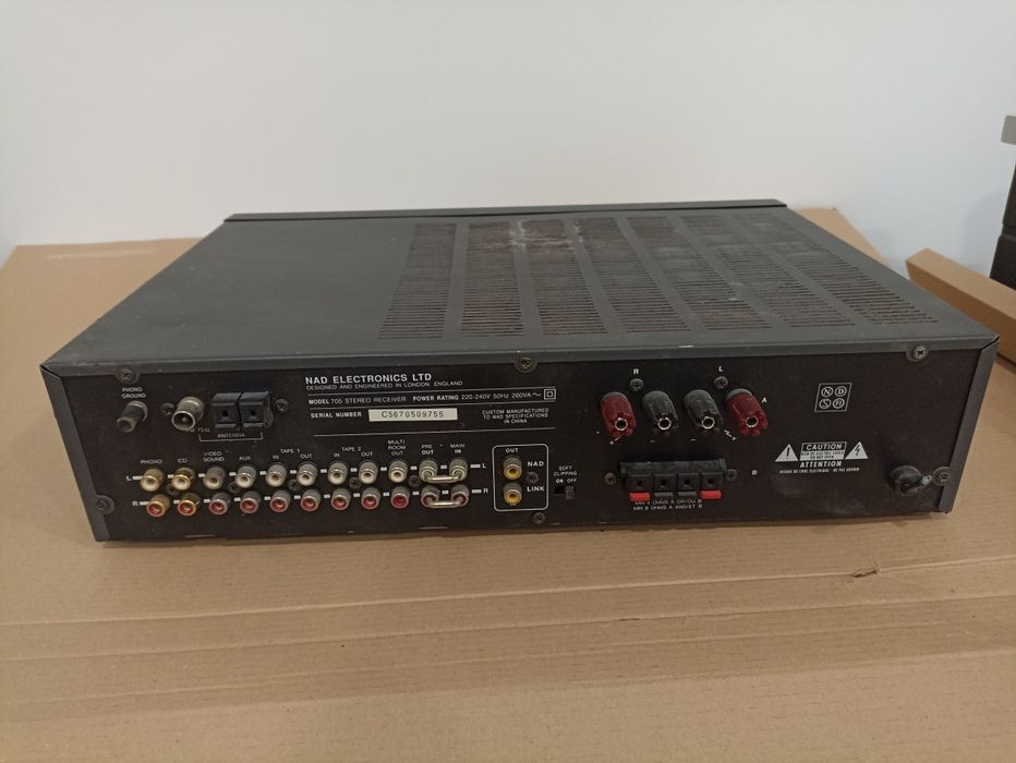 Amplituner NAD 705