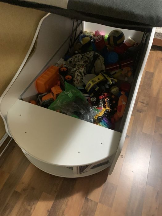 Кровать-машина. Ліжко-машина