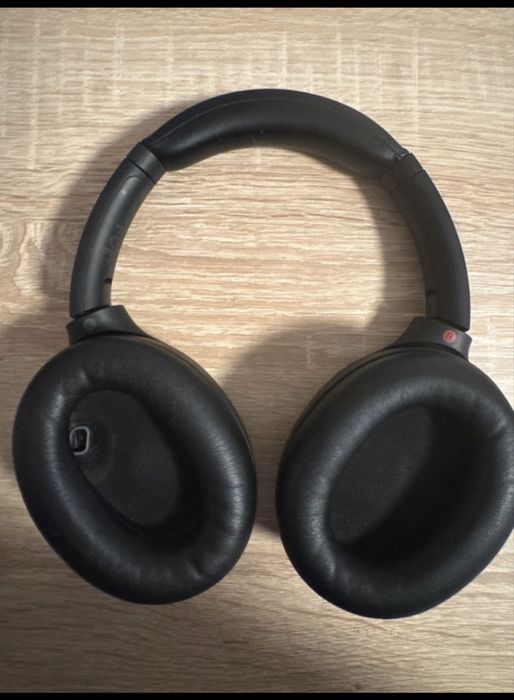 Sony Wh-1000Xm4 noise canceling wireless