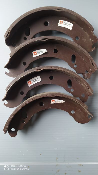 Гальмівні задні колодки на ГАЗель-Соболь.