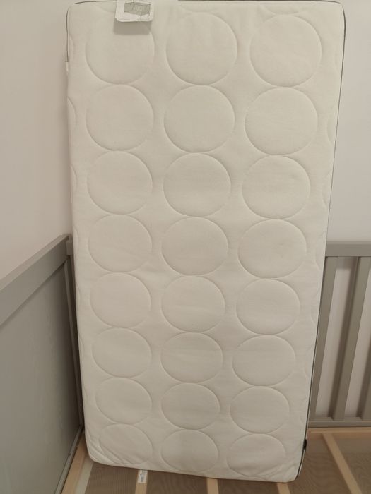 Łóżeczko dziecięce szare Ikea sundvik 60x120 plus materac jattetrott