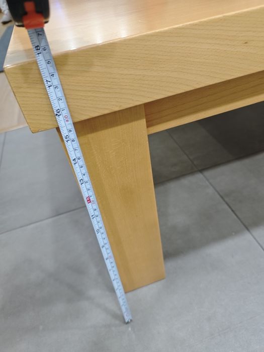 Mesa de apoio em Carvalho Maciço