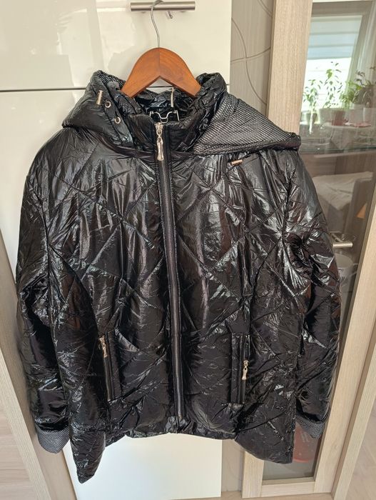 Nowa kurtka damska przejściowa lakierowana